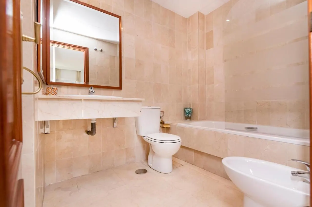 Bhost - Colon Apartment Malaga 0*,  Spain